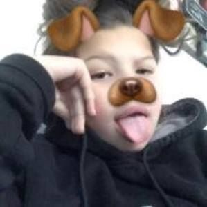 Meet your Posher, Mia